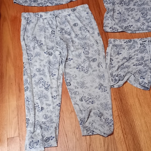 Lucky Brand fou piece pj set new without tags. Never worn - Picture 4 of 7
